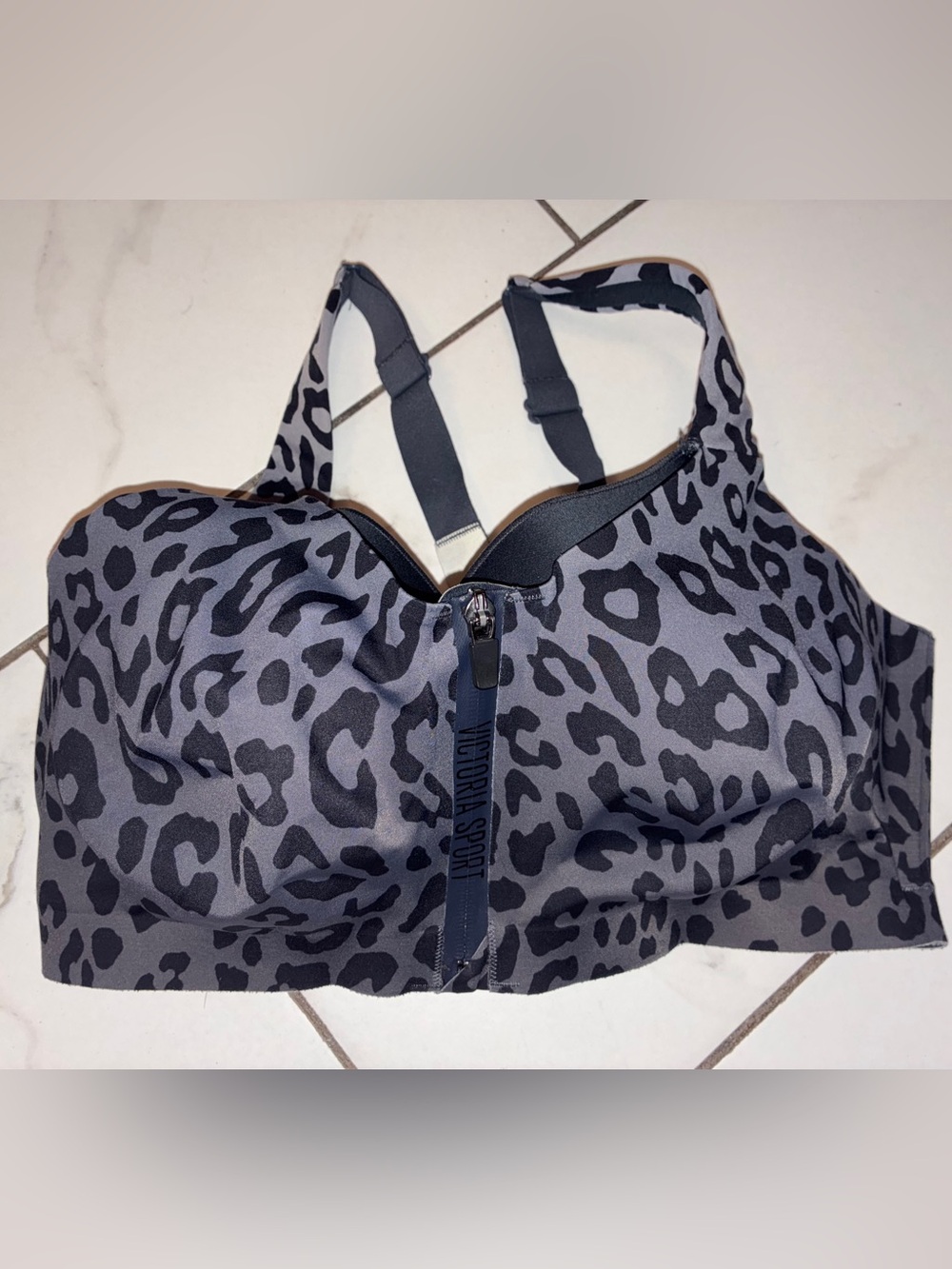 High-Impact Front-Zip Leopard Sports Bra - Charcoal Grey / Black